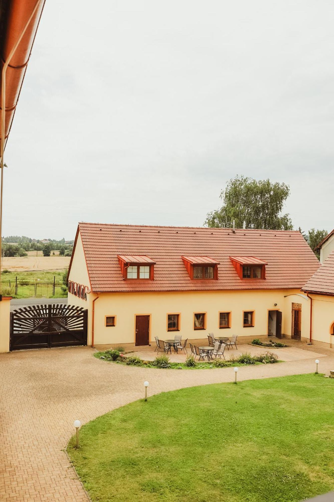 Sport - Relax Buky Hotel Františkovy Lázně Kültér fotó